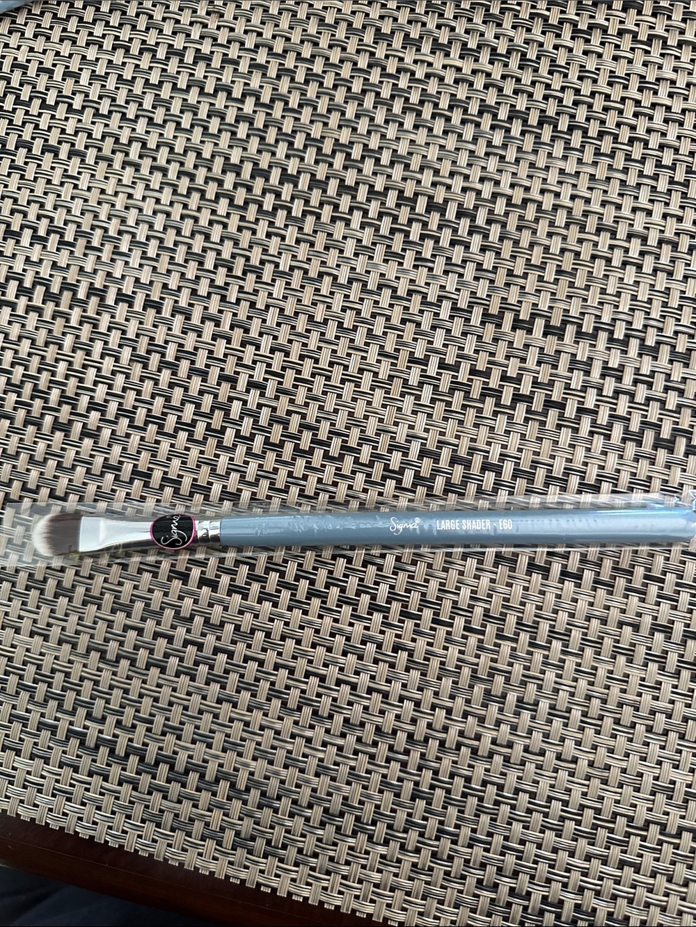 Sigma Beauty Large Shader Brush E60